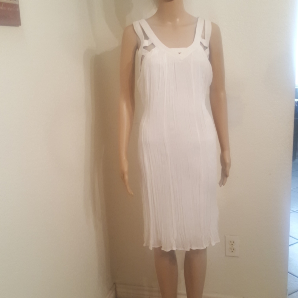 Dress - Picture 2 of 3